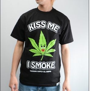 NEW Men Diamond Tshirt Kiss Me Black Graphic Tee